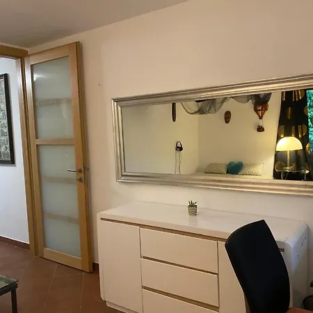#4 With Double Bed In A With Nice Pool Privat bolig