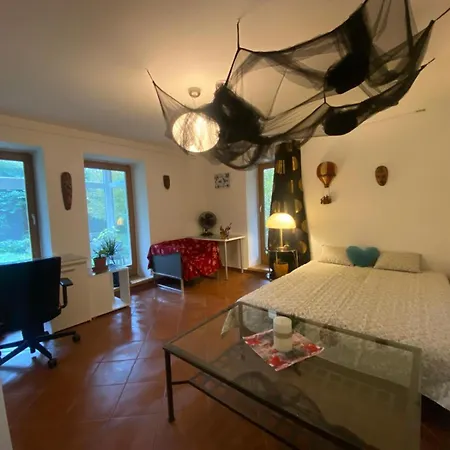 #4 With Double Bed In A With Nice Pool *