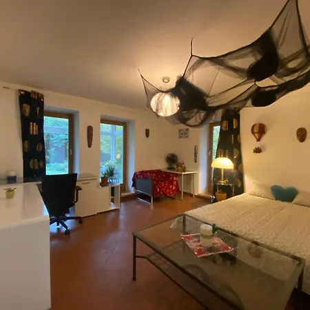 #4 With Double Bed In A With Nice Pool Kwatera prywatna Uście nad Łabą